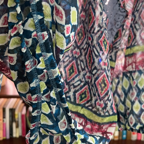 FIGUEROA&FLOWER blue/green/pink long sleeve sheer blouse in size large - Picture 8 of 8